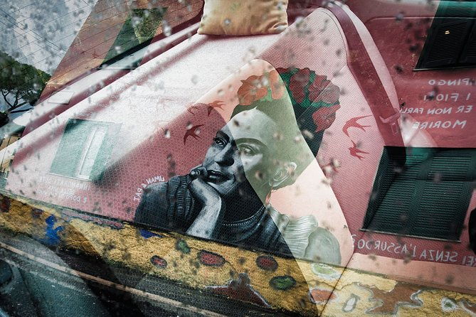 trullo-photo-tour-popular-art-and-poetry-on-the-walls-of-a-neighborhood