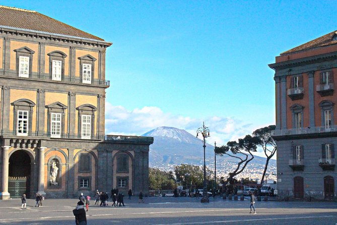 underground-tour-from-the-royal-palace-to-the-bourbon-gallery