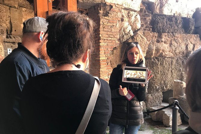 undergrounds-areas-colosseum-and-roman-forum-small-group-tour