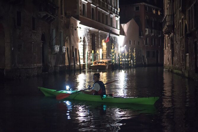 unique-night-tour-with-sunset-kayak-in-venice-with-a-local-guide