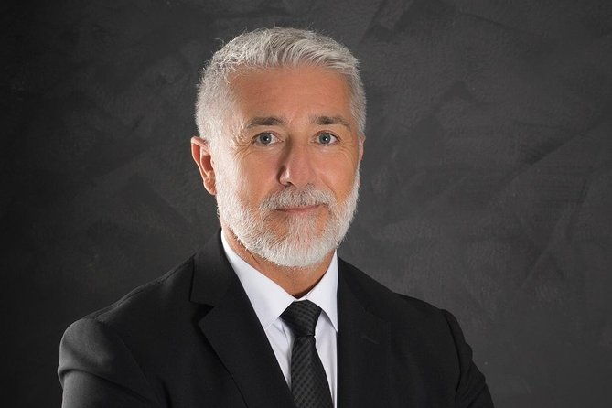 van-tour-with-professional-driver-guide