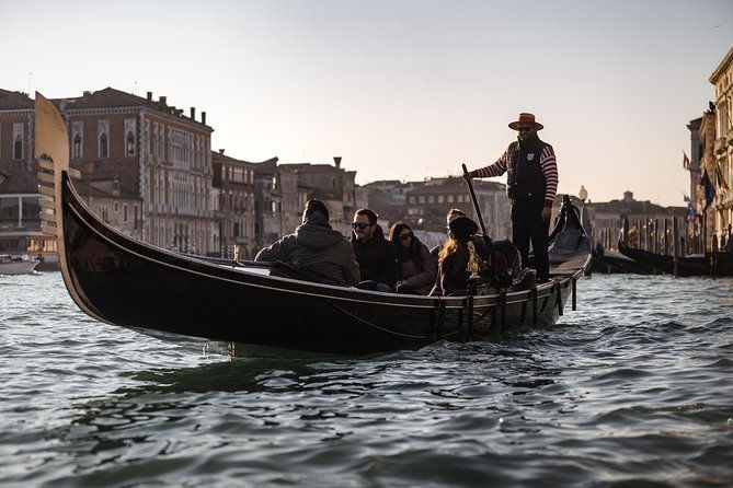 venice-doges-palace-guided-tour-and-gondola-ride