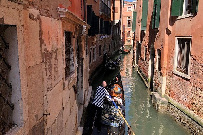 venice-gondola-ride-extra-meal-break-at-illy-caffe