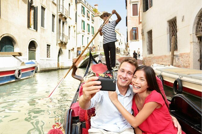 venice-highlights-with-local-private-walking-tour-gondola-ride-2
