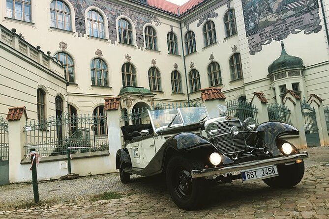 vintage-cars-prague-grand-city-tour-150min-1-6-pers-25hrs-2
