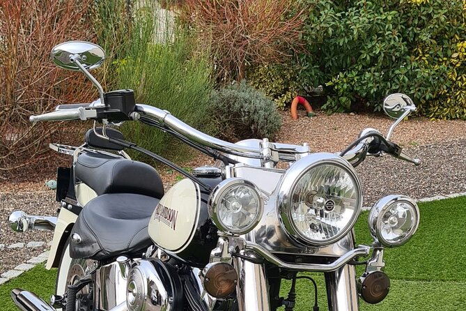 vintage-motorcycle-rental-in-paris