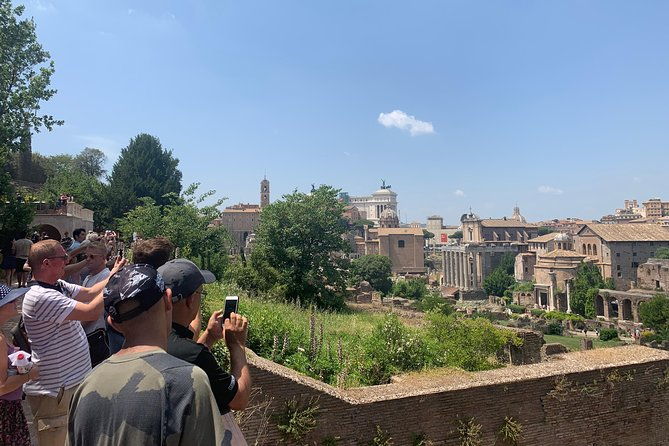 vip-colosseum-palatine-hill-and-roman-forum-small-group-tour