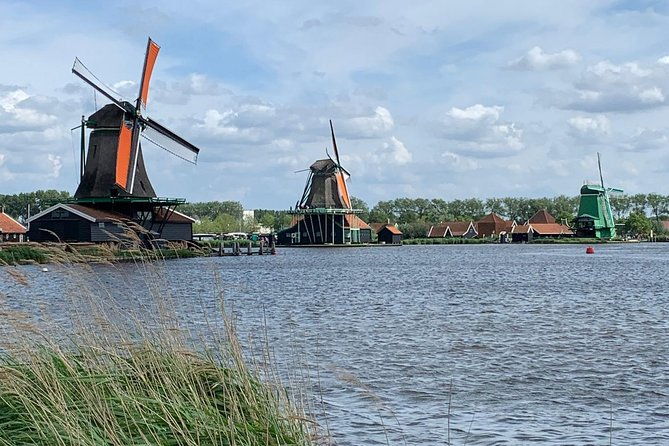 visit-amsterdam-countryside-with-windmills-by-bike-4