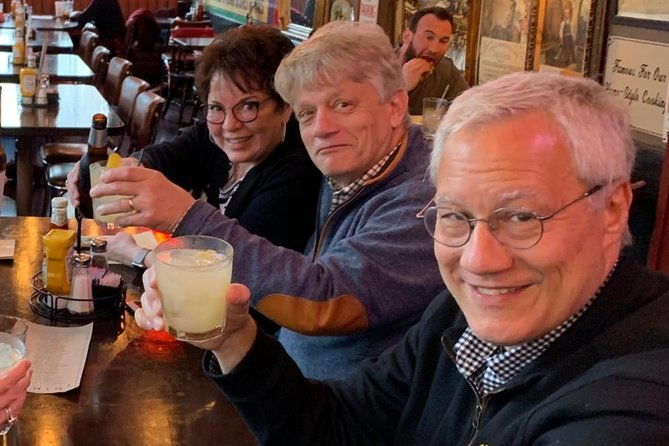 Walking Tour: Historic Chicago Pubs in River North and the Loop