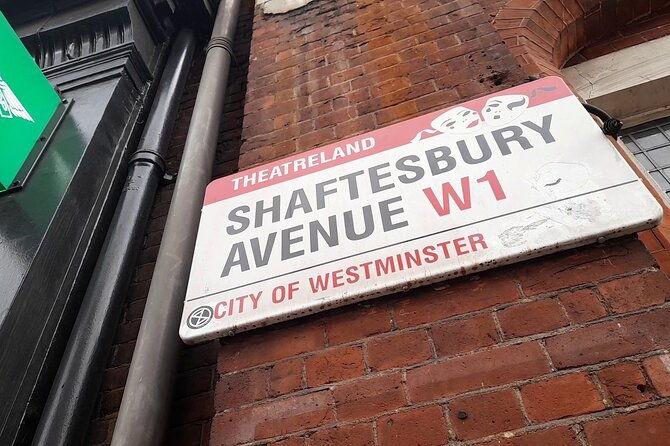 west-end-and-south-bank-theatre-walking-tour-in-london-2