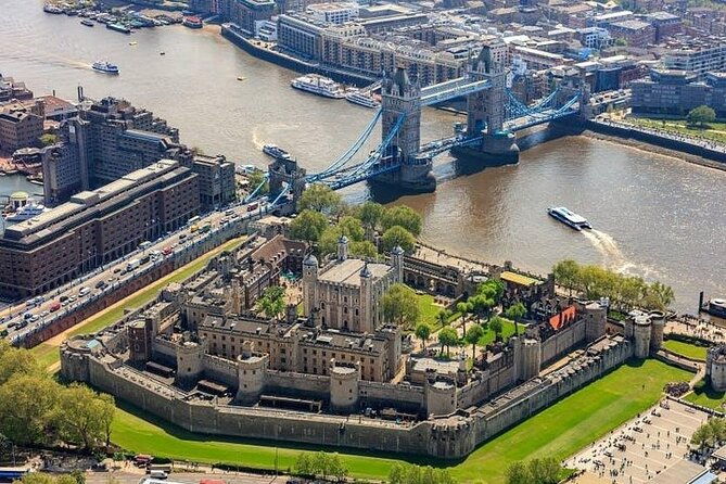 westminster-walking-tour-river-cruise-tower-of-london-entry