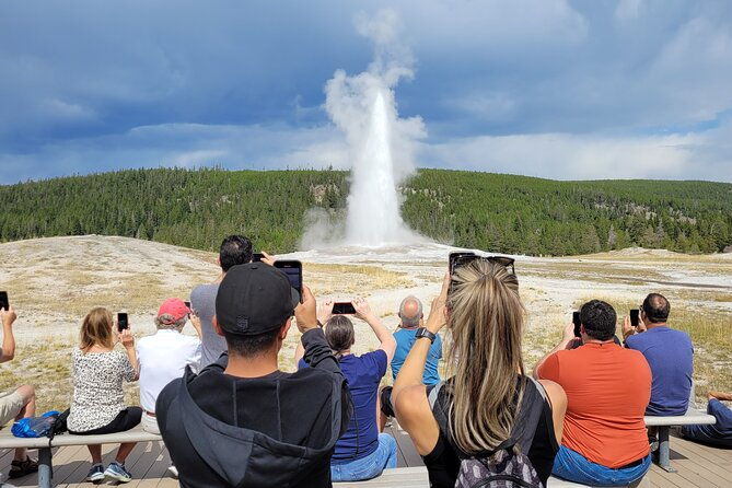 2-day-1-night-yellowstone-with-expert-guide