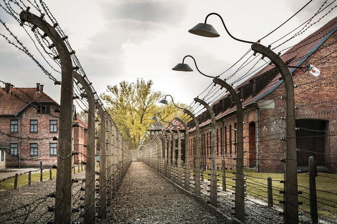 2-days-tour-to-auschwitz-and-krakow-from-warsaw