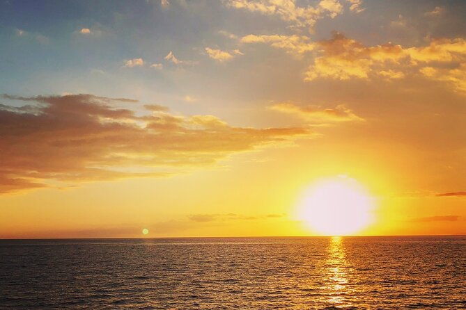 2-hour-tiki-pub-sensational-sunset-cruise-adults-only