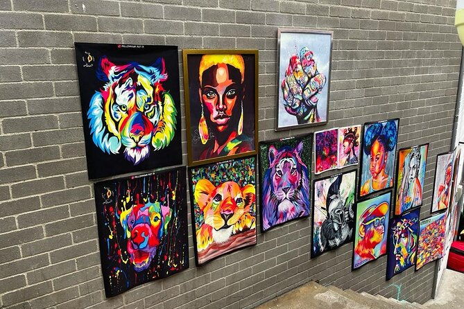 2-hours-street-art-walking-tour-in-medellin-comuna-13