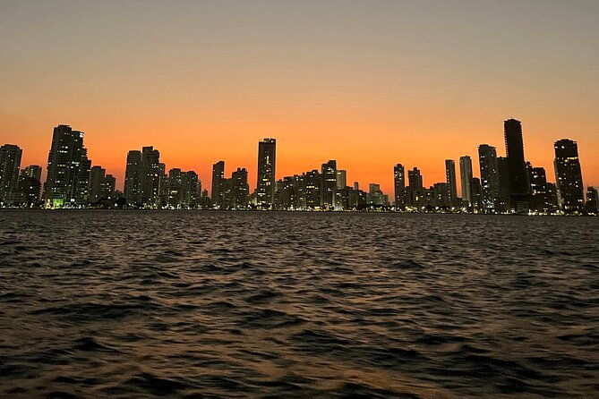 2-hrs-tour-in-cartagena-bay-with-sunset-view
