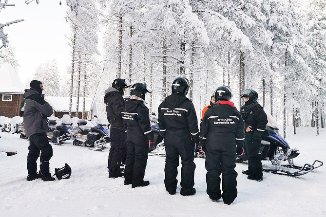 1-hour-snowmobile-safari-experience