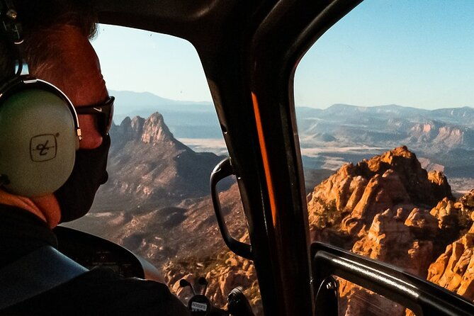 100-mile-zion-national-park-panoramic-helicopter-flight