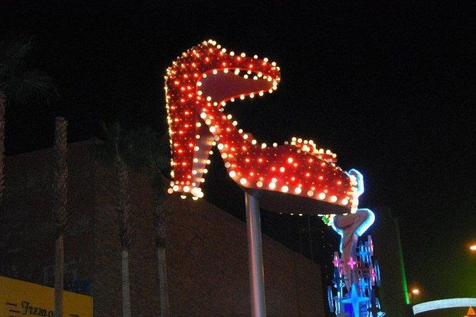 2-hour-fremont-walking-tour-with-photos-and-champagne