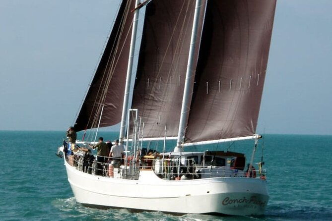 2-hour-sunset-sailing-with-wine-in-stock-island