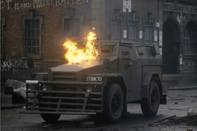 2-hour-terror-and-mural-history-belfast-taxi-private-tour