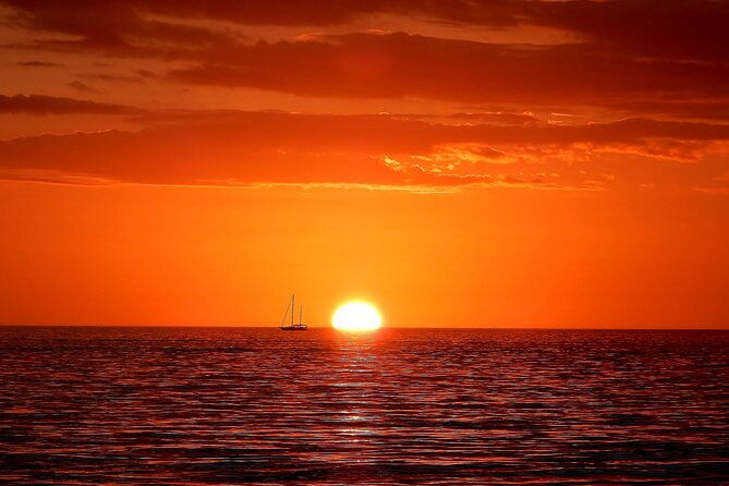 2-hour-tiki-pub-sensational-sunset-cruise-adults-only