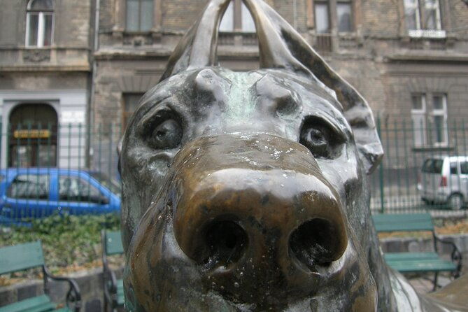 20-dog-statues-in-budapest-a-unique-tour