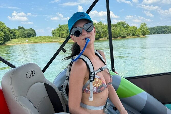 25ft-pontoon-party-boat-w-captain-up-to-12-people-3-hrs-2