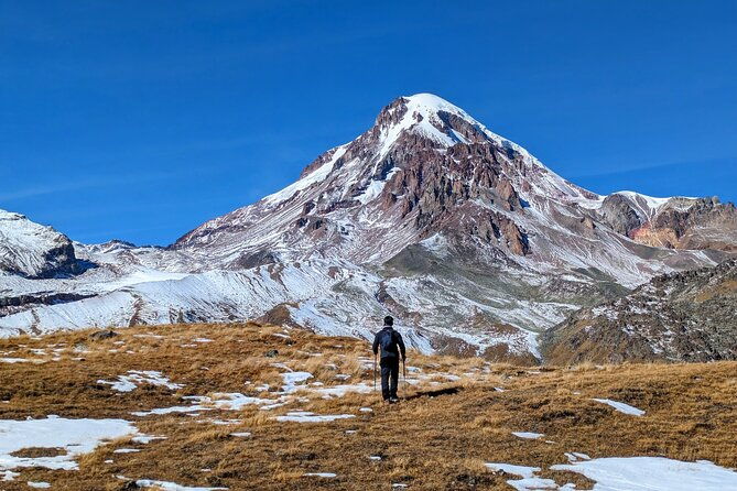 3-day-hiking-group-tour-in-kazbegi-2