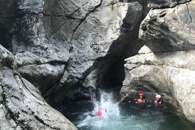 3-hour-guided-canyoning-in-the-cocciglia-gorges-2