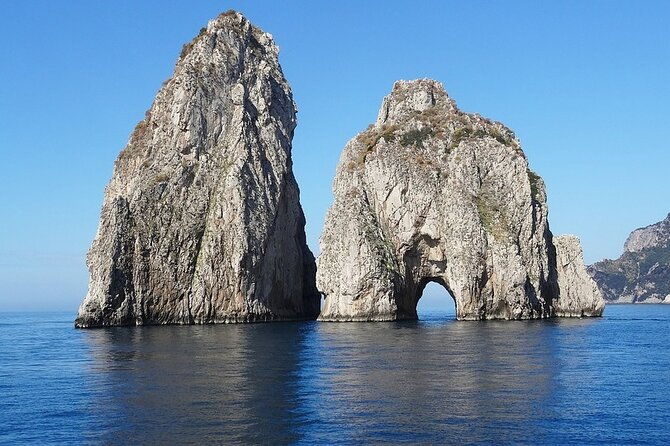 3-hour-private-boat-tour-of-capri-with-a-swim-stop-2