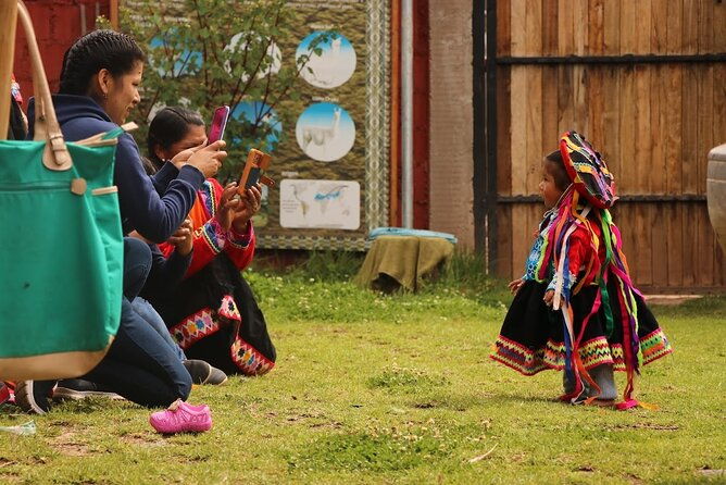 3-hour-small-group-hiking-with-alpaca-in-sacred-valley