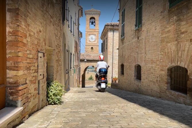 3-hour-vespa-tour-the-charming-castles-of-arcevia