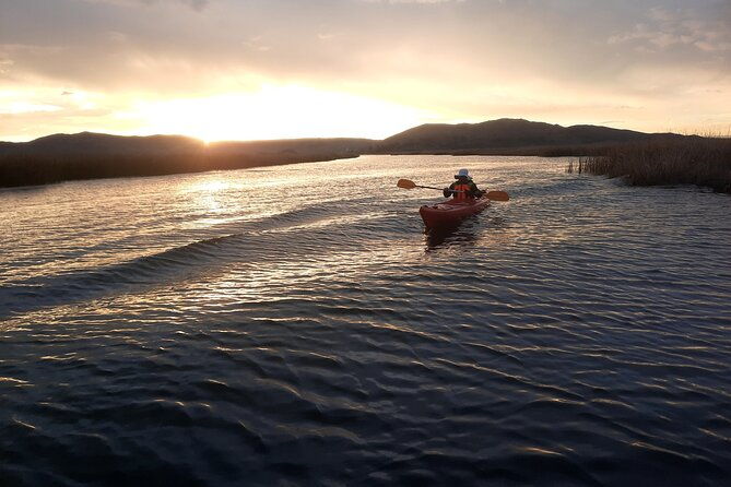 3-hours-of-route-during-sunset-in-kayak-by-lake-titicaca