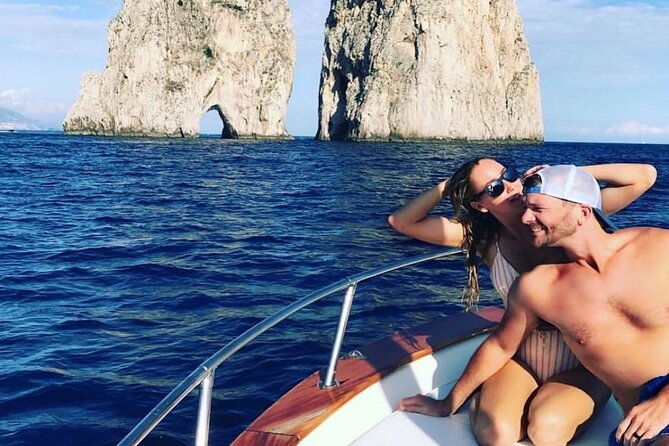 3-hours-private-capri-by-boat-for-couples-2