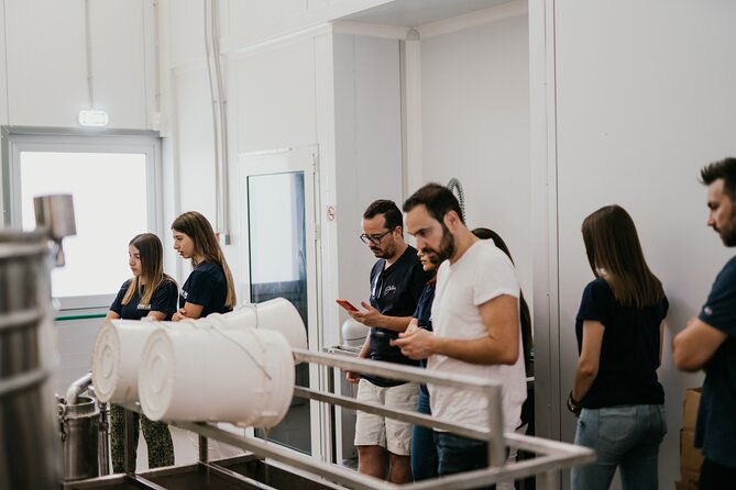 30-minute-guided-honey-tasting-activity-in-melini