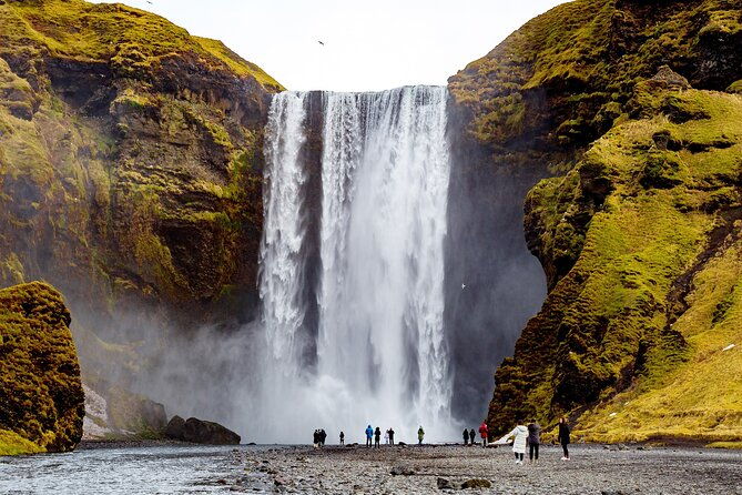 4-day-iceland-golden-circle-south-coast-volcano-hike-northern-lights