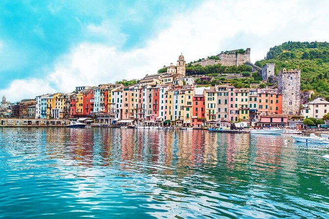 4-hour-guided-boat-tour-with-aperitif-at-sunset-in-spezia
