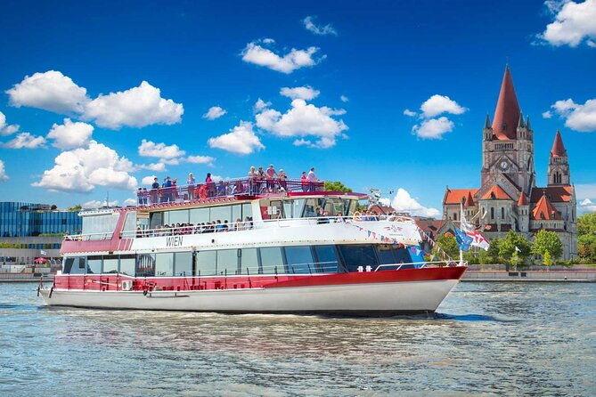 48-hour-hop-on-hop-off-with-guided-walking-tour-and-river-cruise