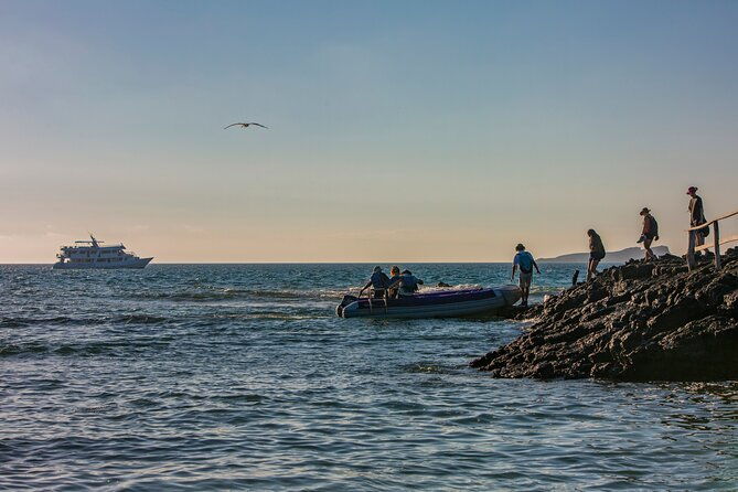 5-day-galapagos-islands-cruise-itinerary-a-west-aboard-the-monserrat-yacht