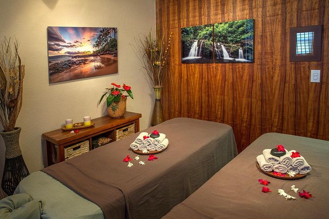 60-minute-lomi-lomi-massage