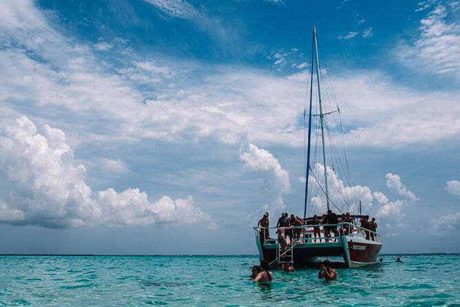 acquarius-stingray-city-and-snorkel-tours