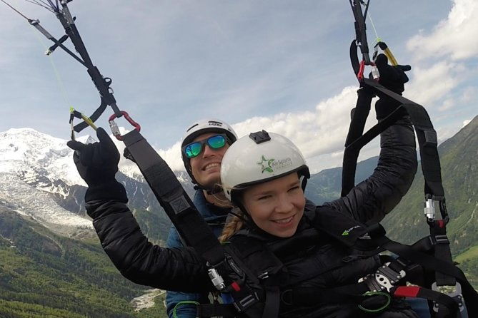 acrobatic-paragliding-tandem-flight-over-chamonix-4