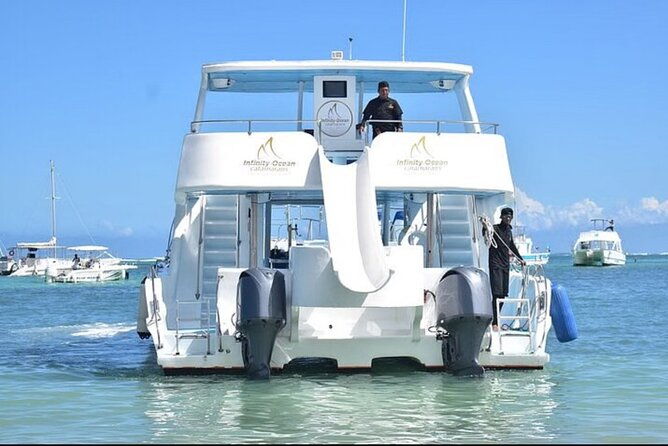 adult-only-party-boat-with-unlimited-drinks-snorkel-sand-bar