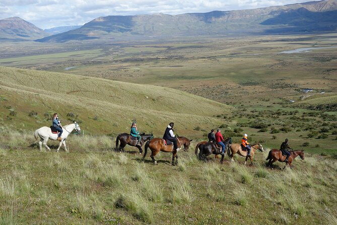 adventure-horseback-riding-on-cerro-frias