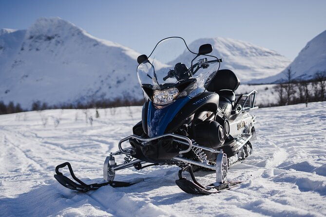adventure-snowmobile-safari-2