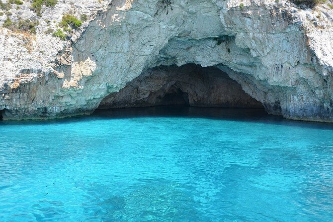 alanya-luxury-pirate-boat-tour-with-foam-party-3