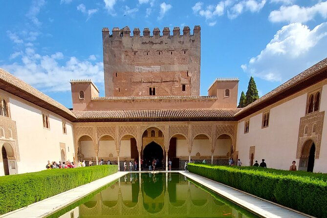 alhambra-and-nasrid-palaces-guided-tour-with-tickets