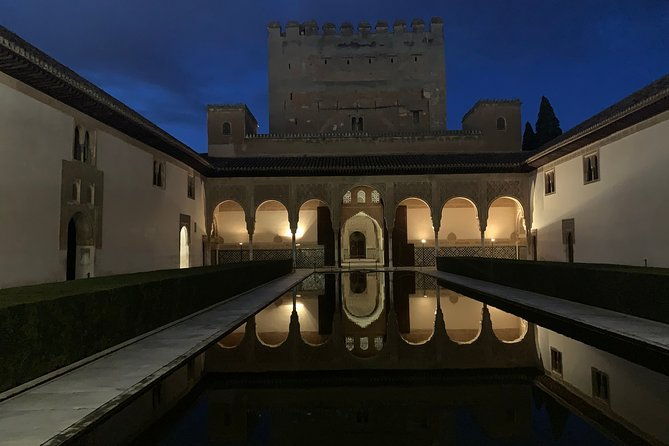 alhambra-night-visit-to-nasrid-palaces-2