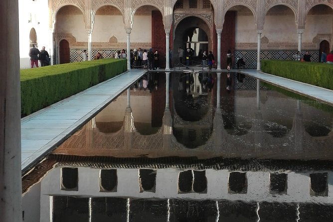 alhambra-private-tour-without-tickets-total-group-max-15-people-4
